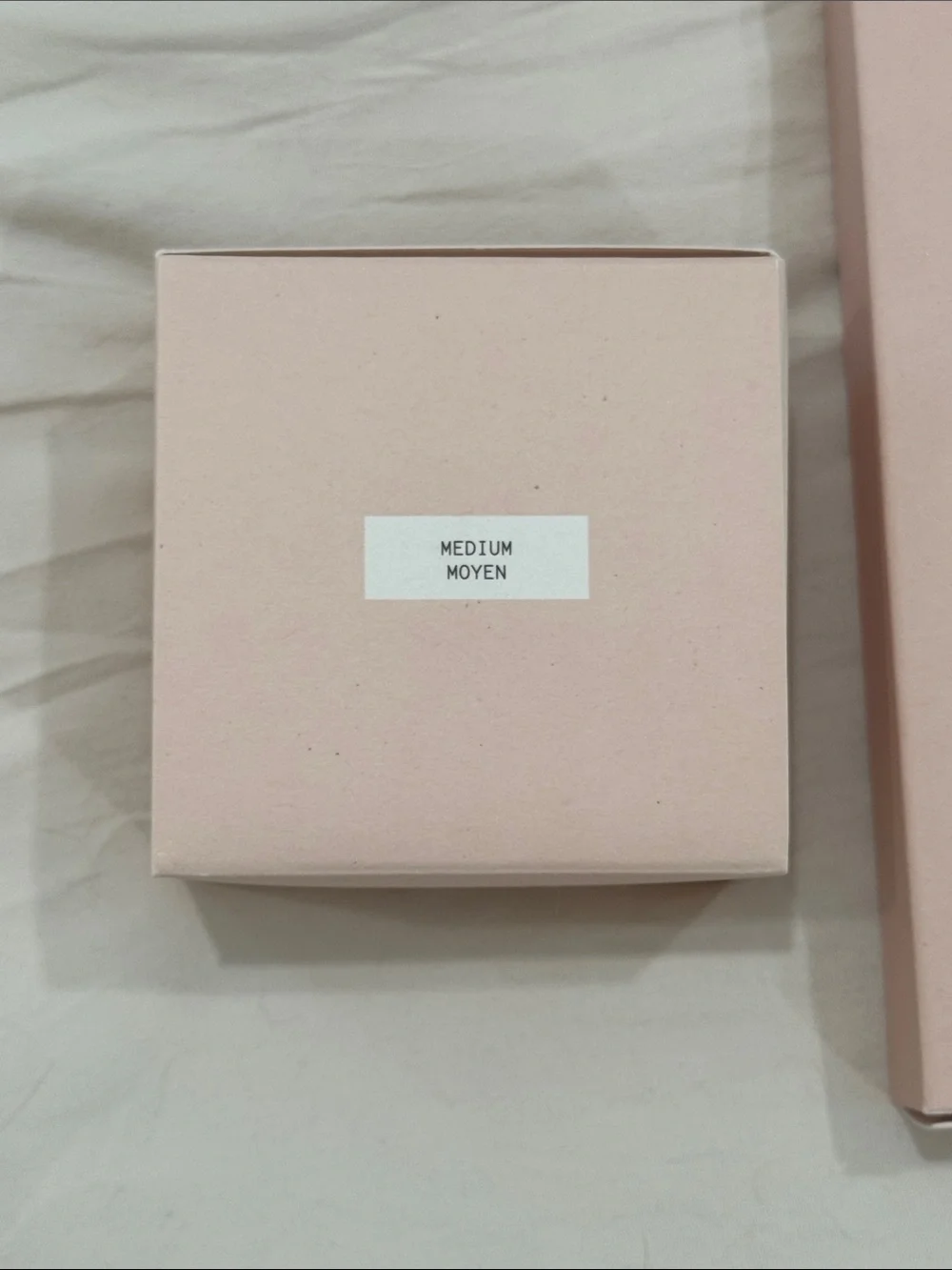 NIB JONES ROAD TINTED MOISTURIZER AND FOUNDATION MEDIUM